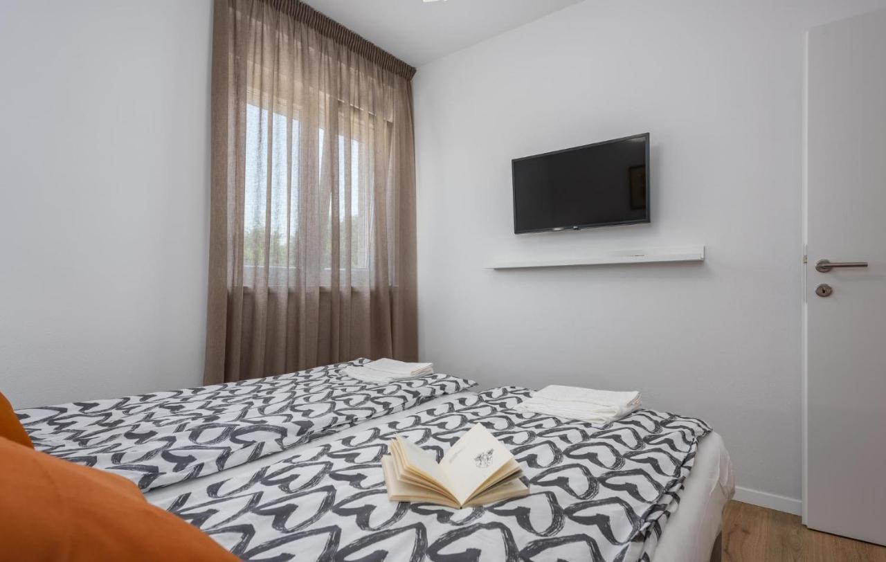 Apartmani Lucija 波雷奇 外观 照片