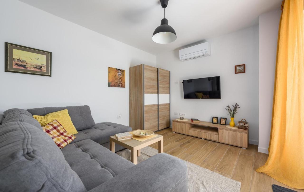 Apartmani Lucija 波雷奇 外观 照片