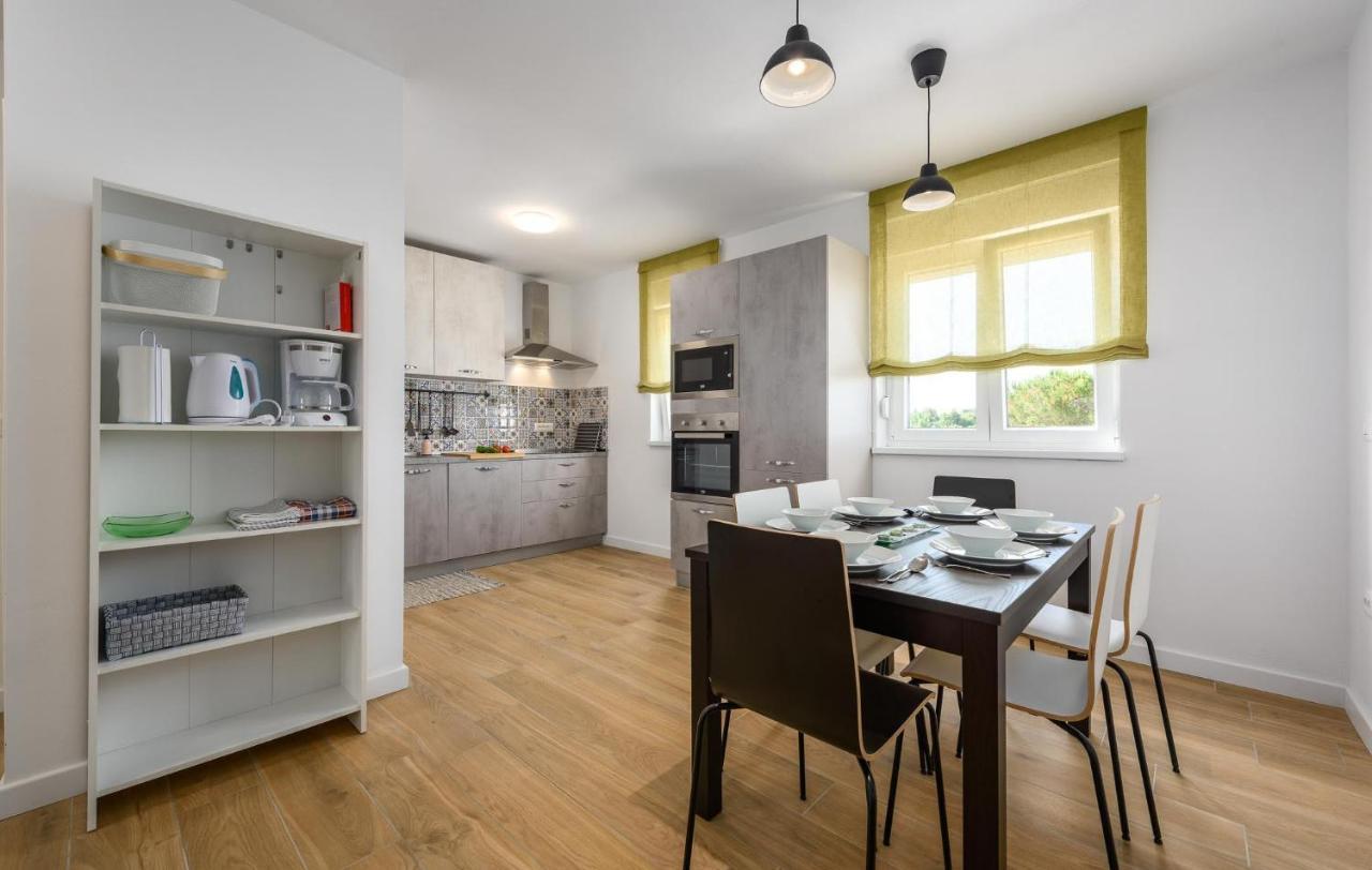 Apartmani Lucija 波雷奇 外观 照片