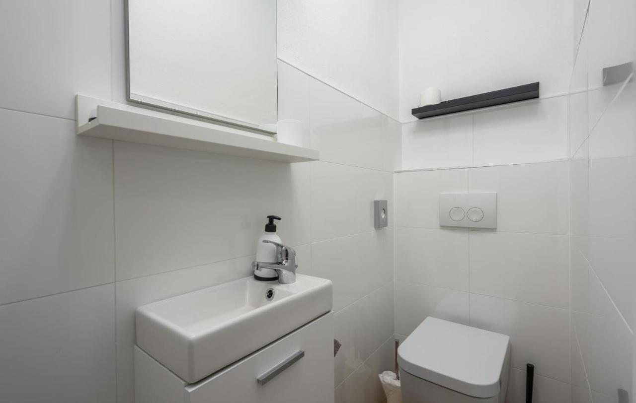 Apartmani Lucija 波雷奇 外观 照片