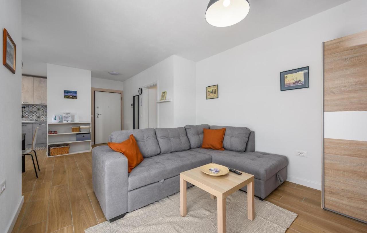 Apartmani Lucija 波雷奇 外观 照片
