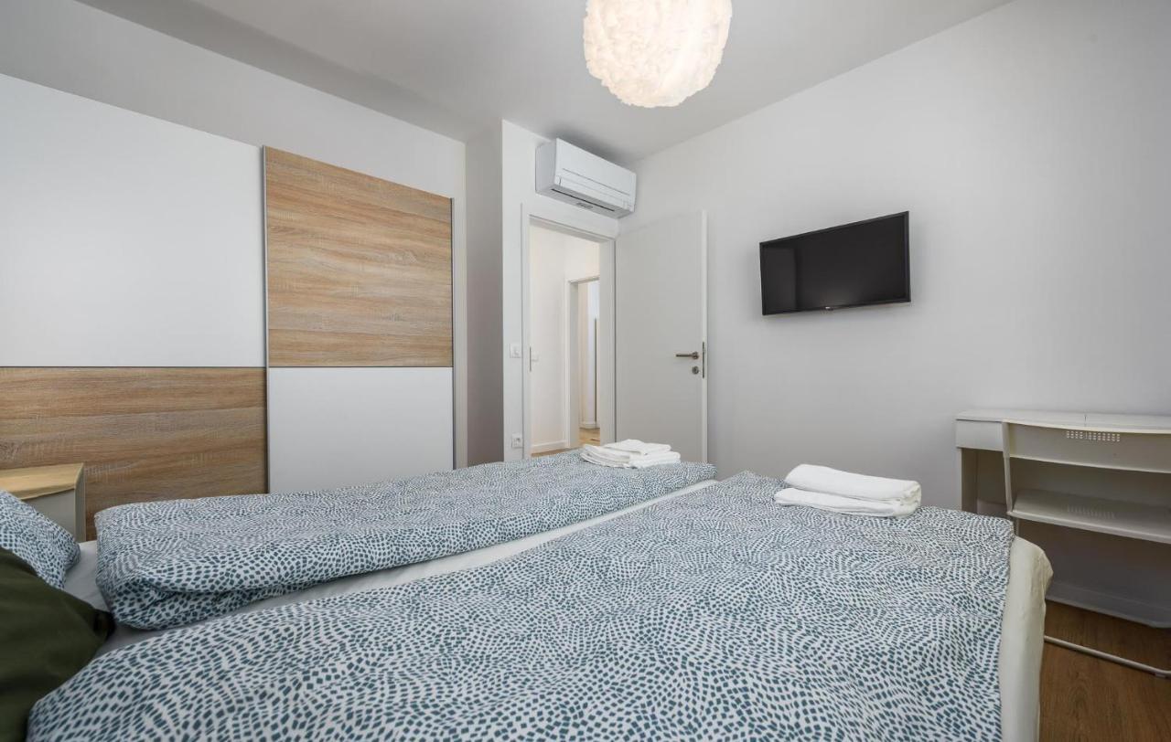 Apartmani Lucija 波雷奇 外观 照片