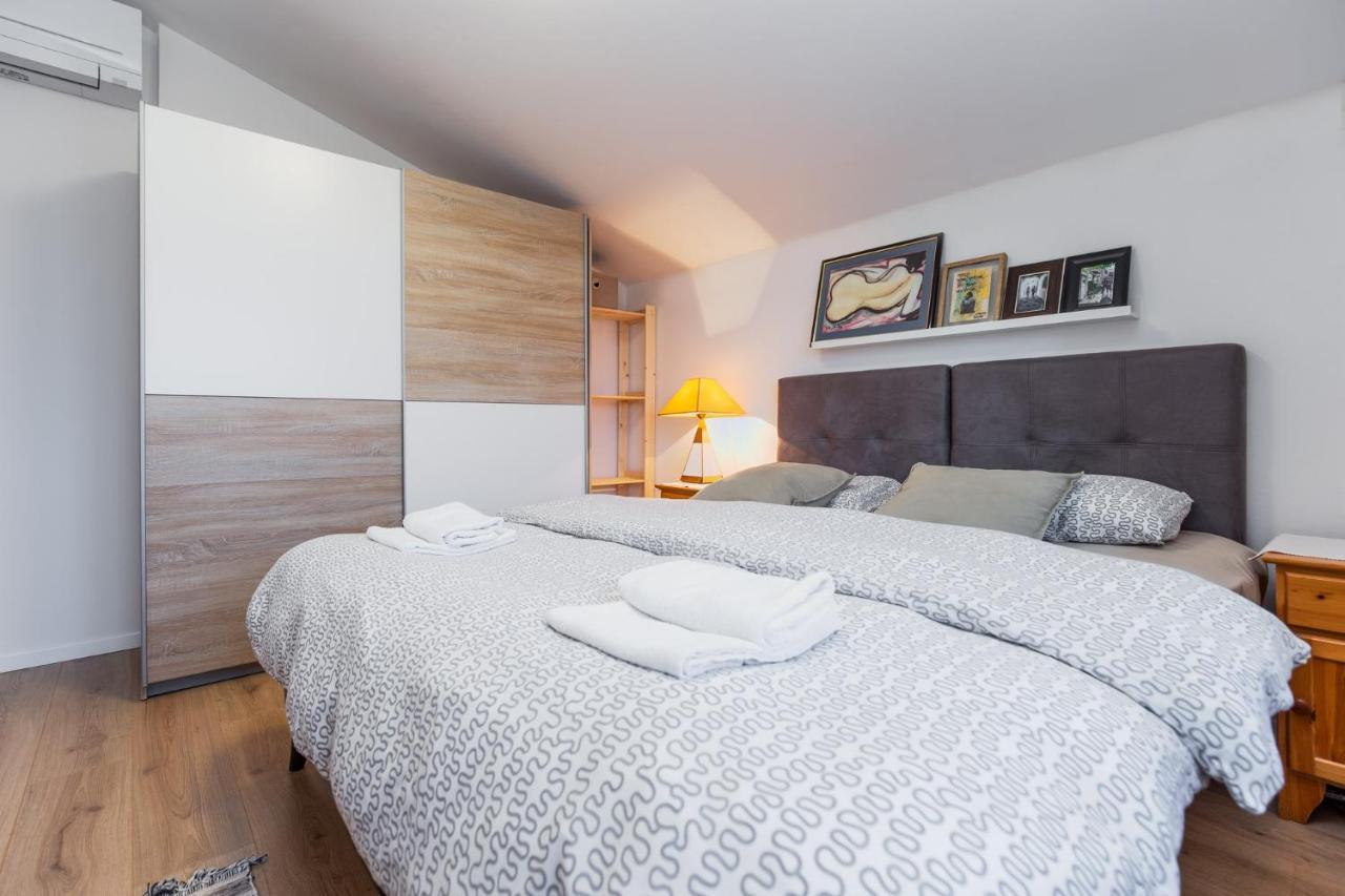 Apartmani Lucija 波雷奇 外观 照片