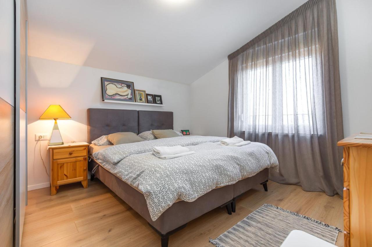 Apartmani Lucija 波雷奇 外观 照片