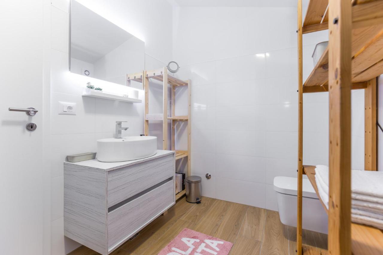 Apartmani Lucija 波雷奇 外观 照片